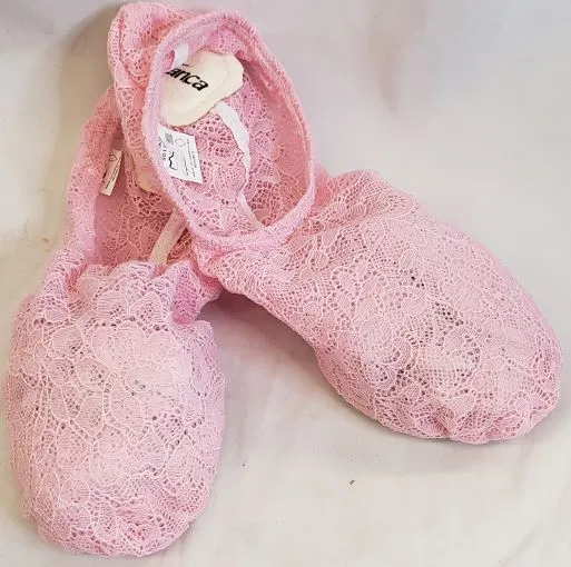 Beau -- Women's Lace Split Sole Ballet -- Light Pink