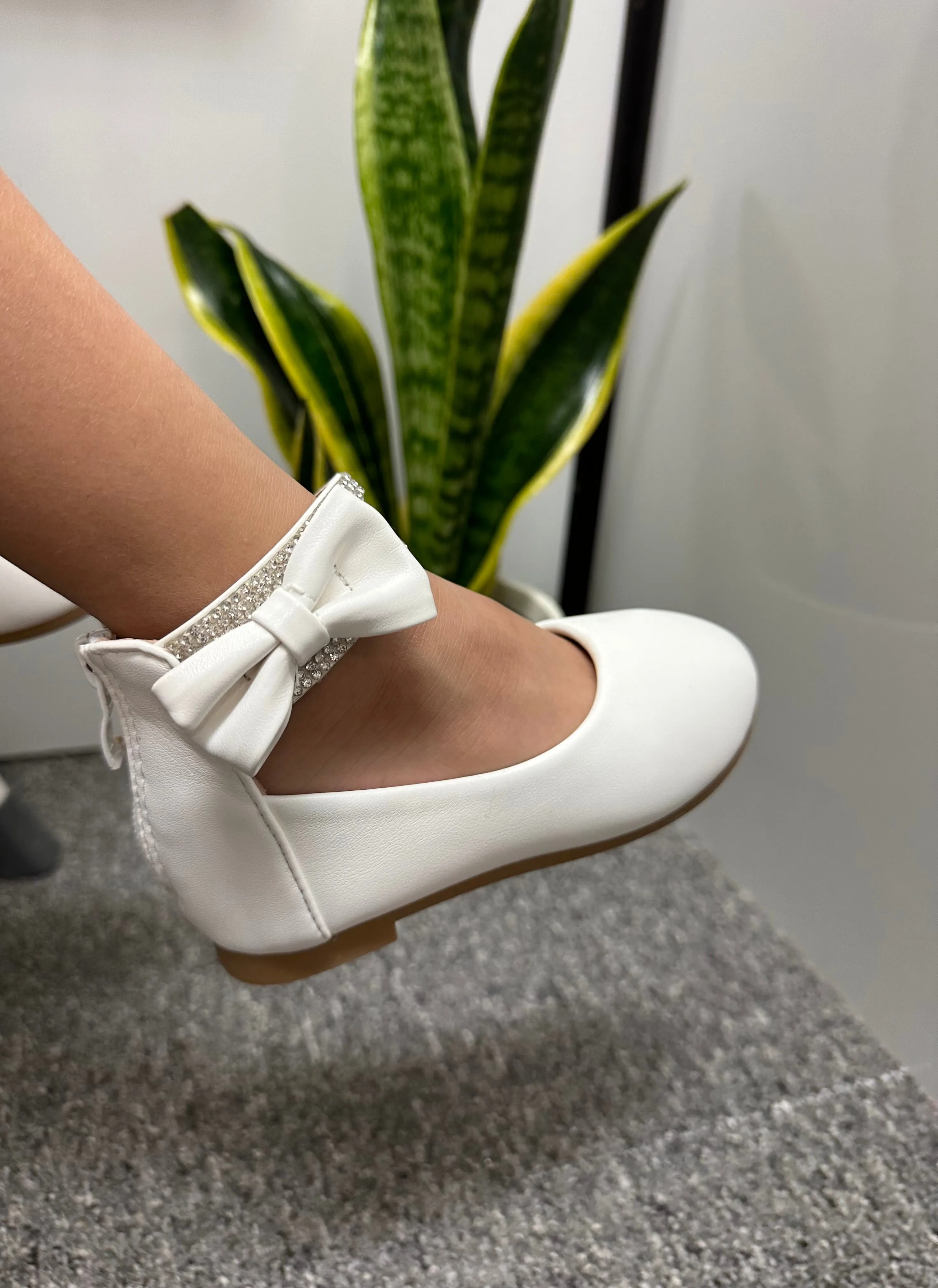 Infant Flats/White-Hilton-1A